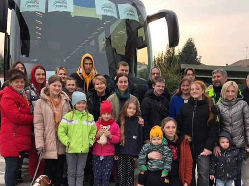ALTRI 24 RIFUGIATI UCRAINI ARRIVATI AL SICURO IN ITALIA GRAZIE BUS ORGANIZZATO DALLE ZEBRE