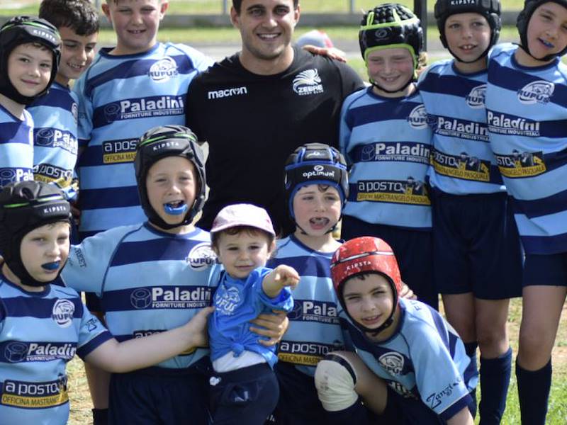 ZEBRE FAMILY: GABRIELE DI GIULIO OSPITE DELLA FESTA DI FINE ANNO DEL RUGBY RUFUS