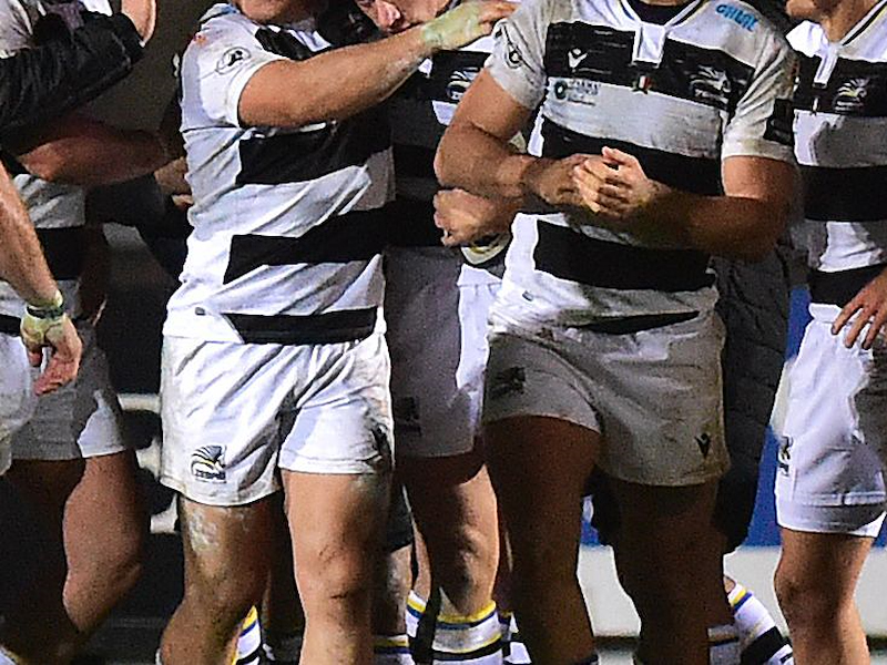 ZEBRE SONTUOSE A NEWPORT: IL XV DI MICHAEL BRADLEY SEGNA CINQUE METE E SI IMPONE 39 A 12 SUI DRAGONS