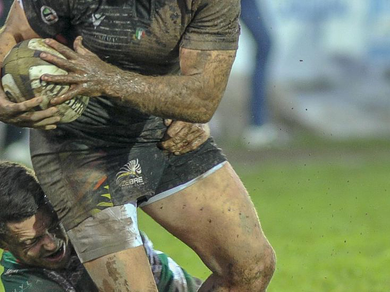 LE ZEBRE SFIORANO LA VITTORIA CON IL BENETTON RUGBY: IL DERBY DEL LANFRANCHI VA AI LEONI CHE ESULTANO SOLTANTO ALLO SCADERE