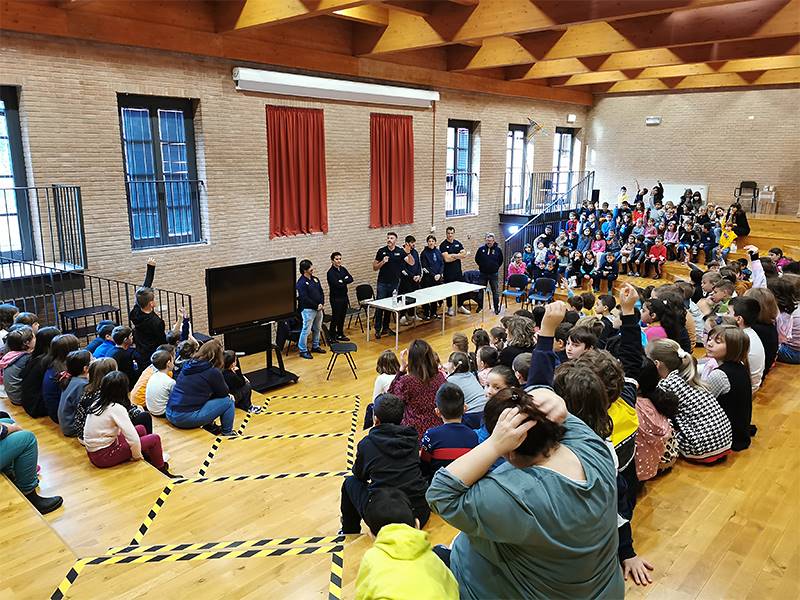 IL GRANDE RUGBY INTERNAZIONALE INCONTRA GLI STUDENTI DELL’ISTITUTO “RITA LEVI-MONTALCINI” E L’AMMINISTRAZIONE COMUNALE